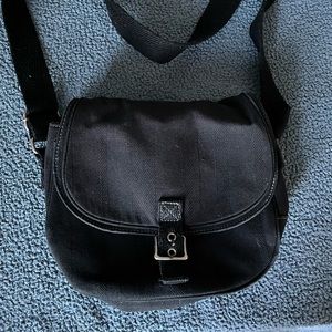 Black twill Free to Be crossbody by Thirty One